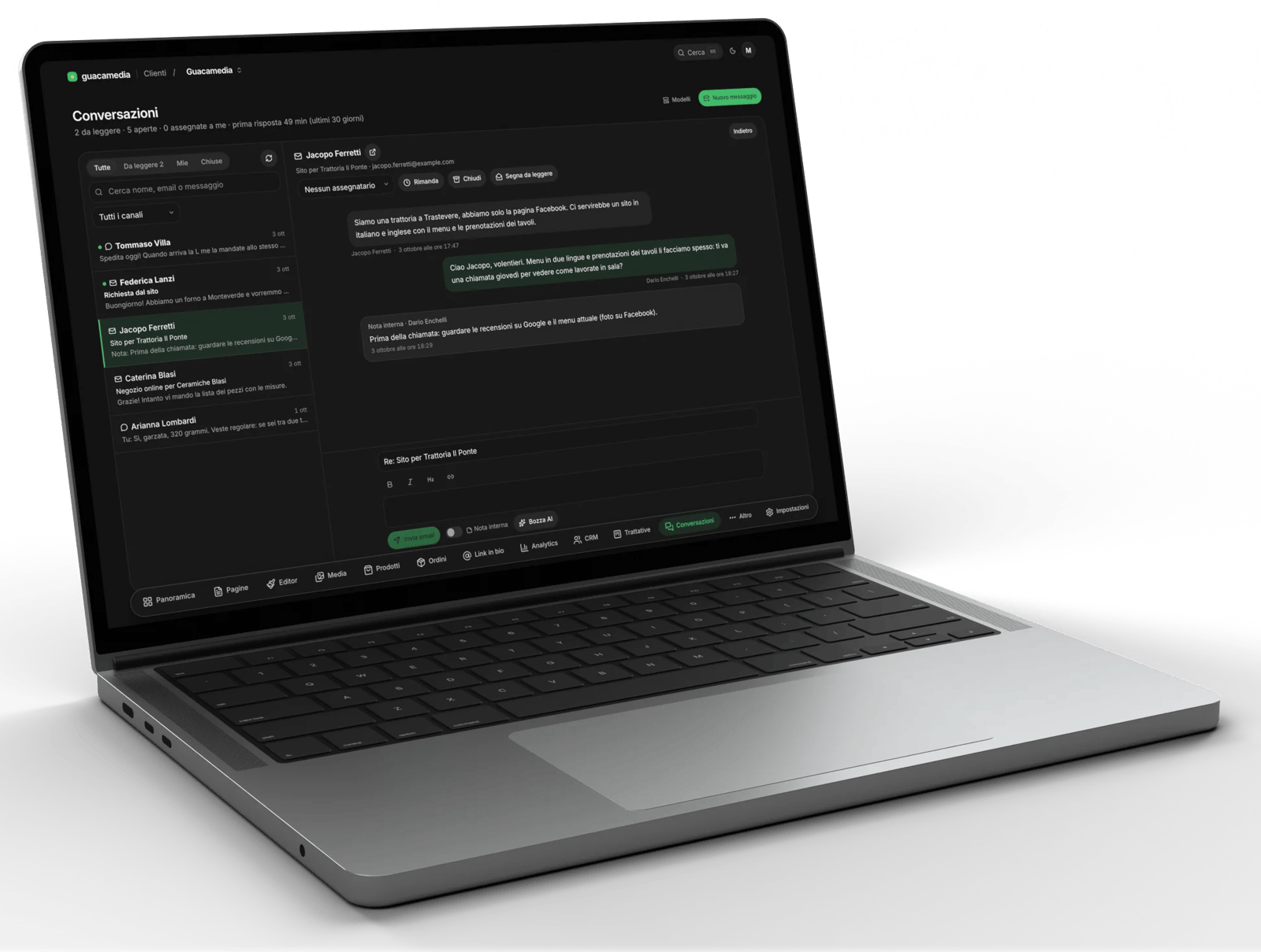 Las Conversaciones en un MacBook: la lista de hilos y un email con la respuesta y una nota interna